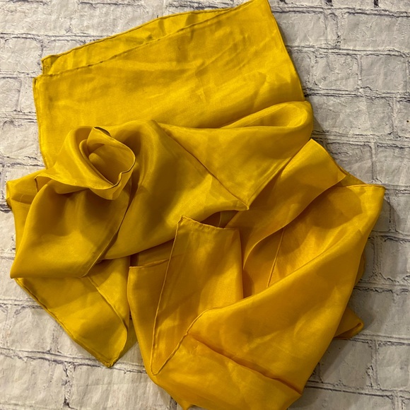 LOT OF (2) MUSTARD GOLD YELLOW HAND ROLLED VINTAGE SILK BLEND SQUARE SCARVES - Picture 3 of 5